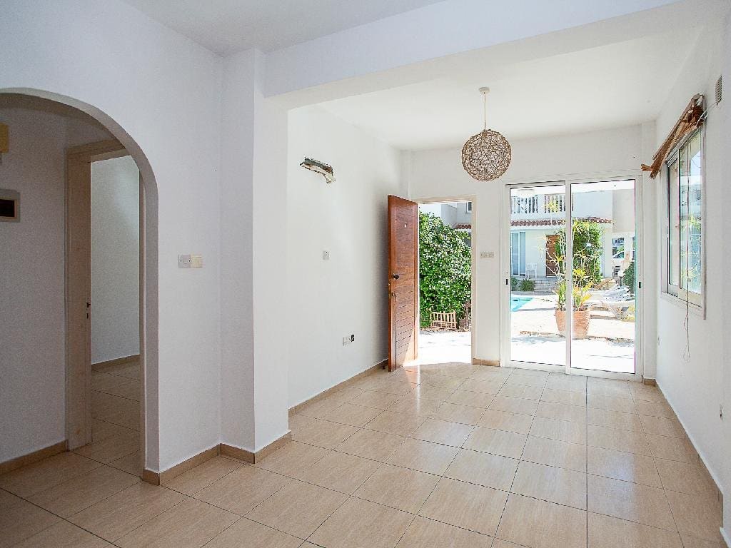 133142_25 One Bedroom Apartment in Universal