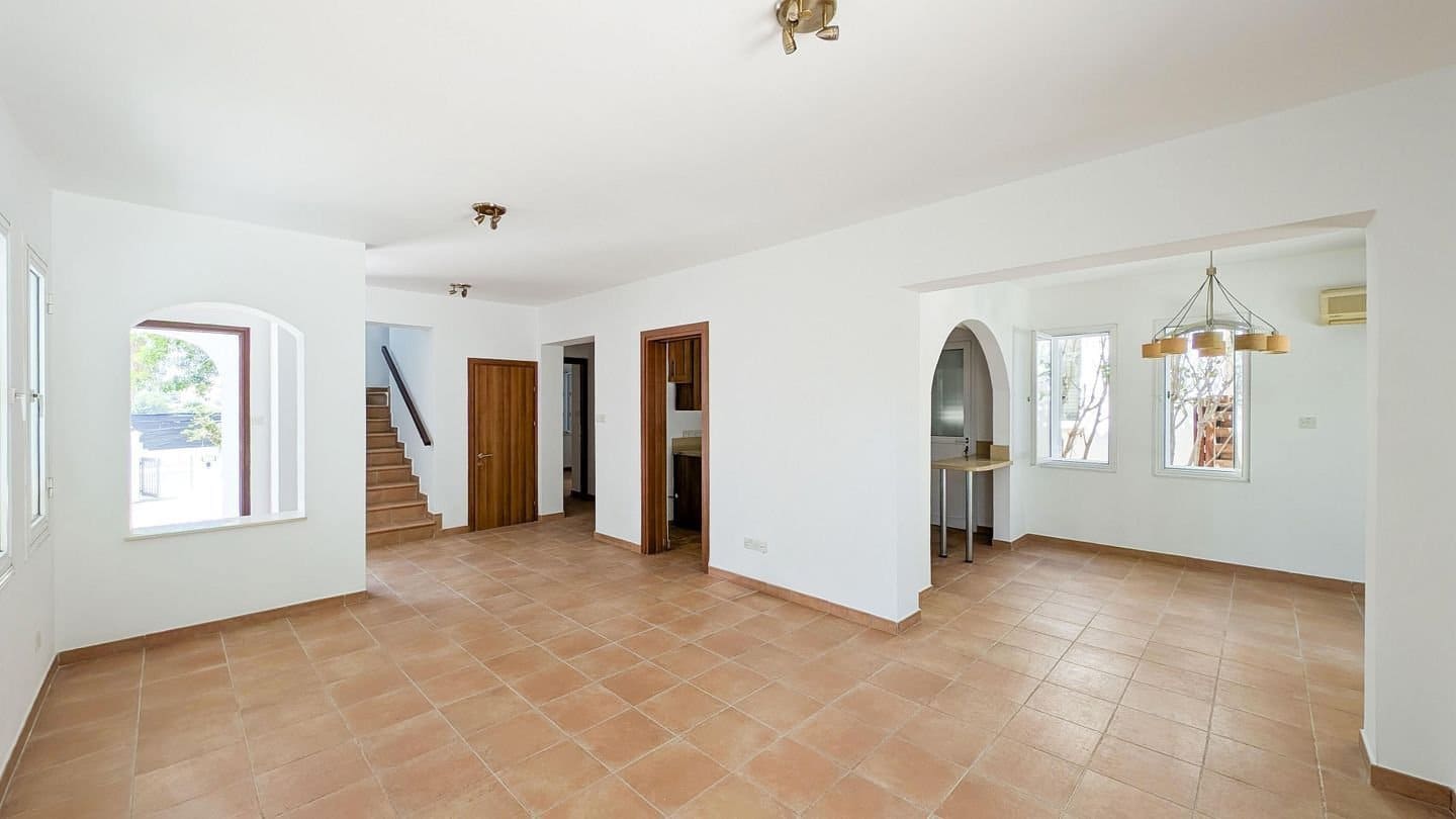3 Bedroom Villa with private pool close to amenities in Peyia, Paphos 3 Bedroom Villa with private pool close to amenities in Peyia, Paphos