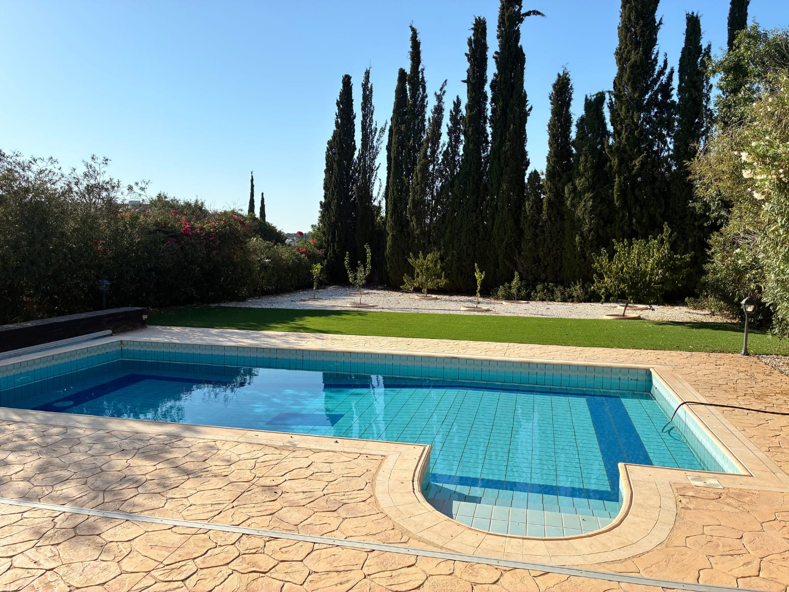 Beautiful 5-Bedroom Villa in Konia – Spacious Plot with Private Pool, Parking & Mature Gardens Beautiful 5-Bedroom Villa in Konia – Spacious Plot with Private Pool, Parking & Mature Gardens