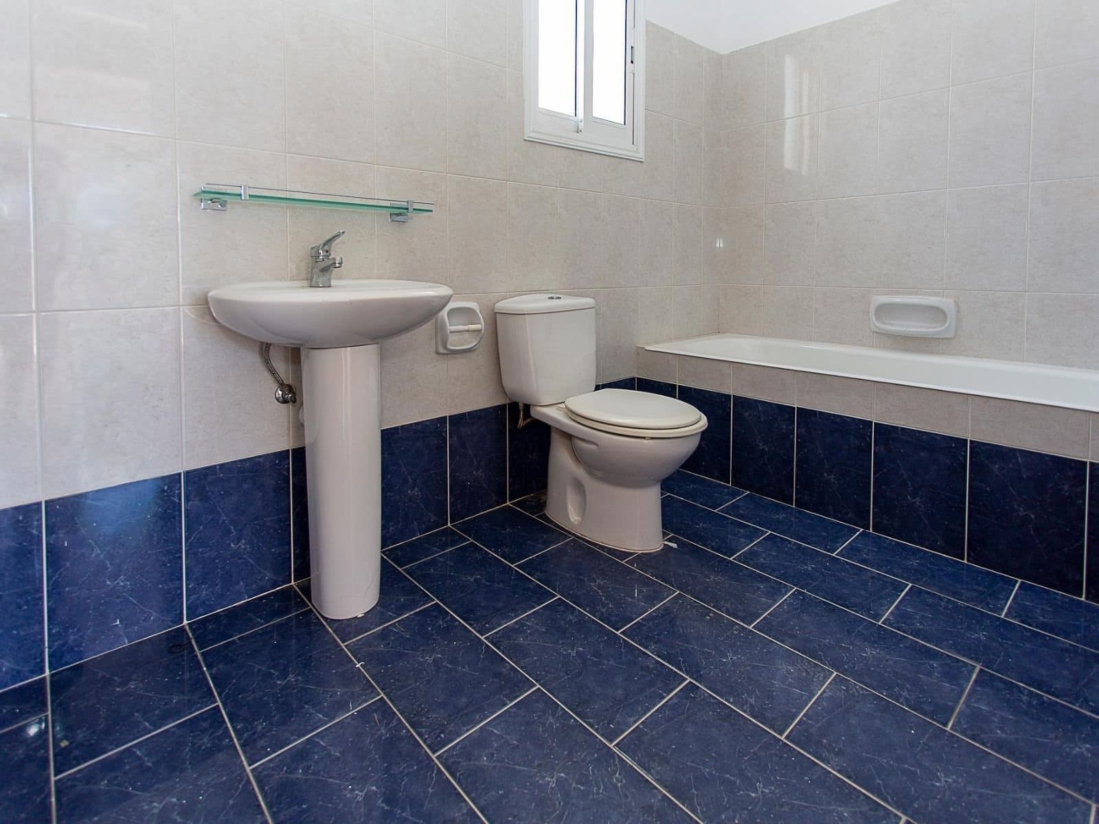 Bathroom of 1 bedroom in tala paphos Bathroom of 1 bedroom in tala paphos