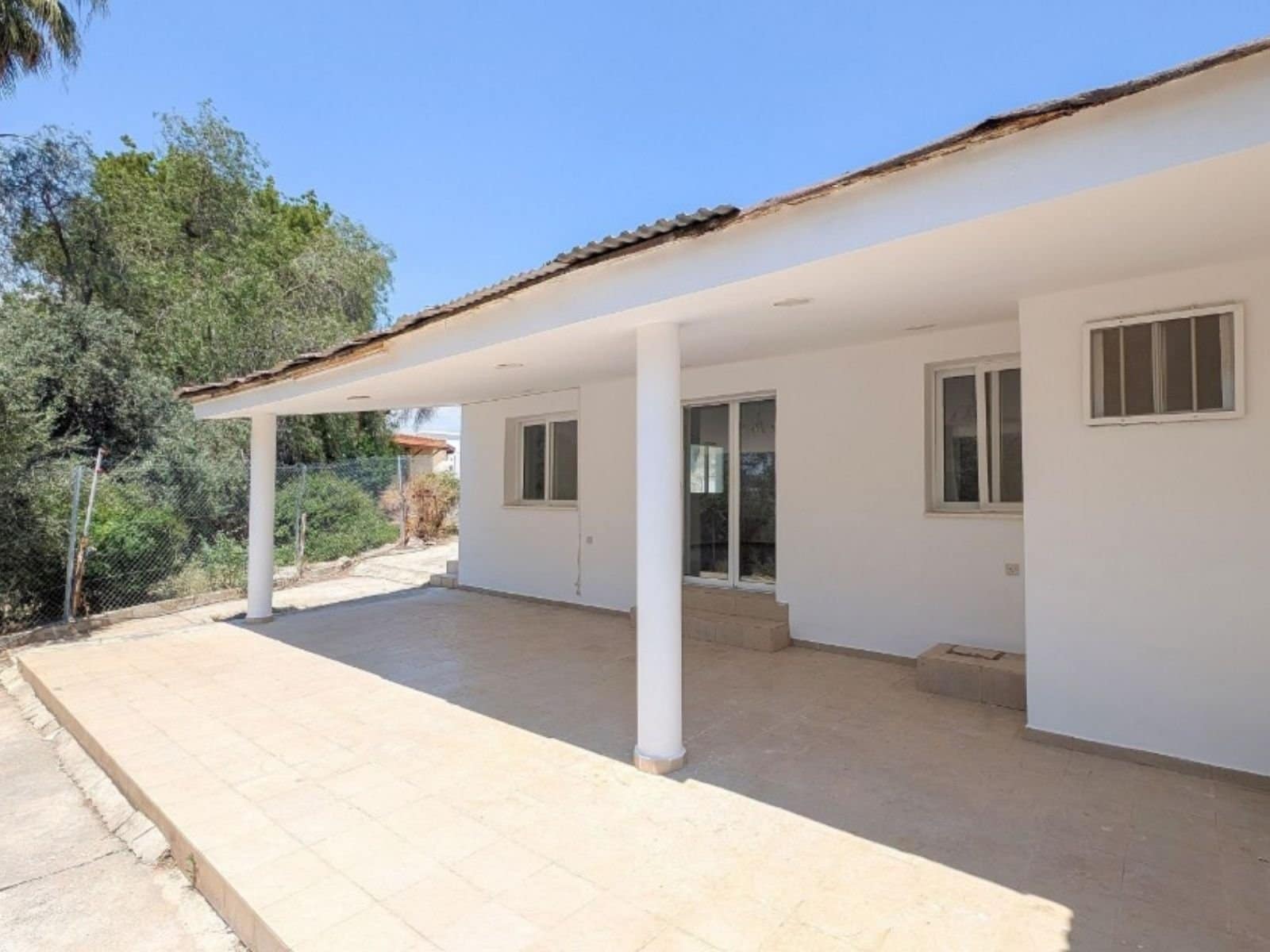 4 Bedroom Bungalow in Anarita paphos with large plot 4 Bedroom Bungalow in Anarita paphos with large plot