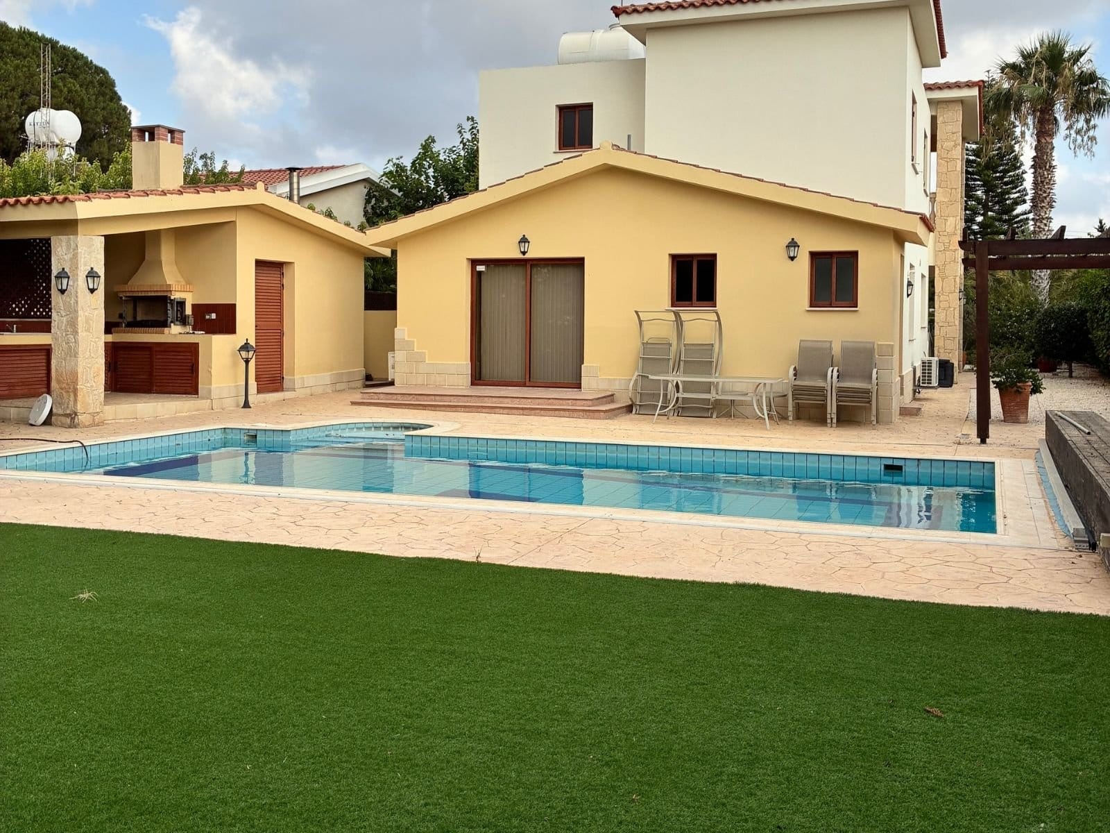 Bedroom Detached house on a generous size plot in koniA Bedroom Detached house on a generous size plot in koniA