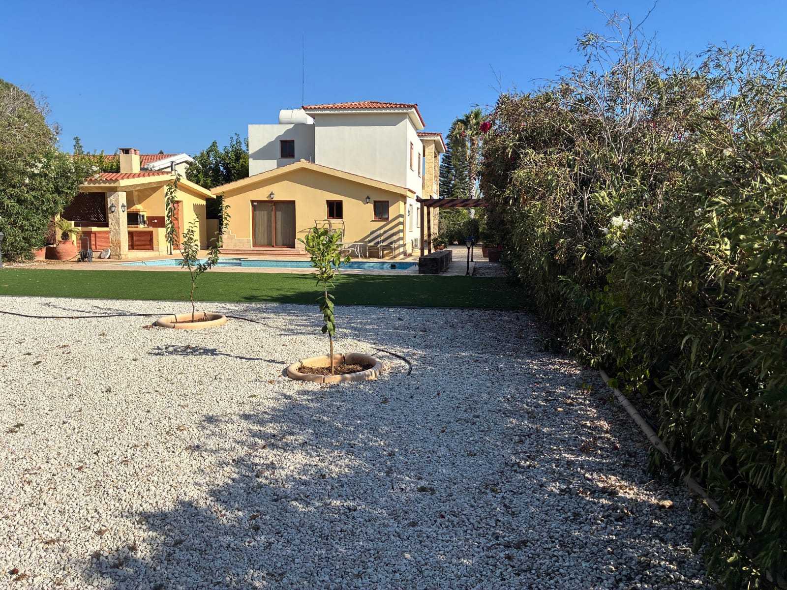 Beautiful 5-Bedroom Villa in Konia – Spacious Plot with Private Pool, Parking & Mature Gardens Beautiful 5-Bedroom Villa in Konia – Spacious Plot with Private Pool, Parking & Mature Gardens