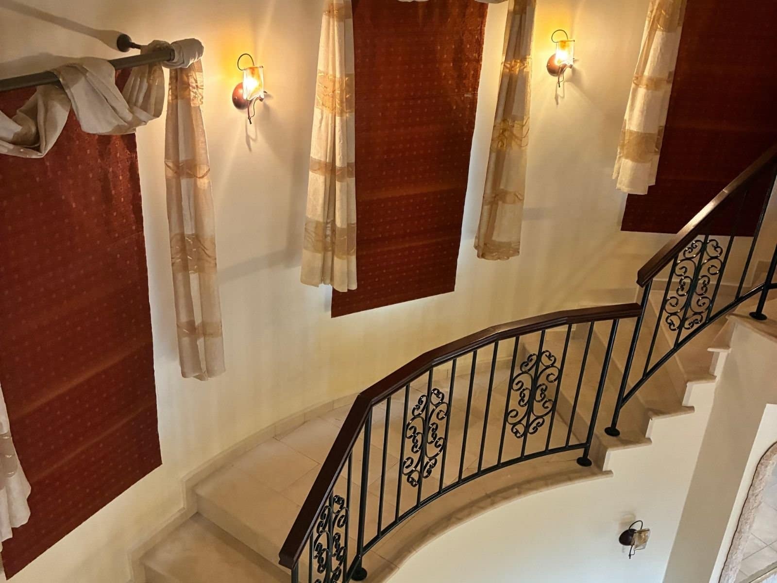 **Beautiful 5-Bedroom Villa in Konia – Spacious Plot with Private Pool, Parking & Mature Gardens** **Beautiful 5-Bedroom Villa in Konia – Spacious Plot with Private Pool, Parking & Mature Gardens**