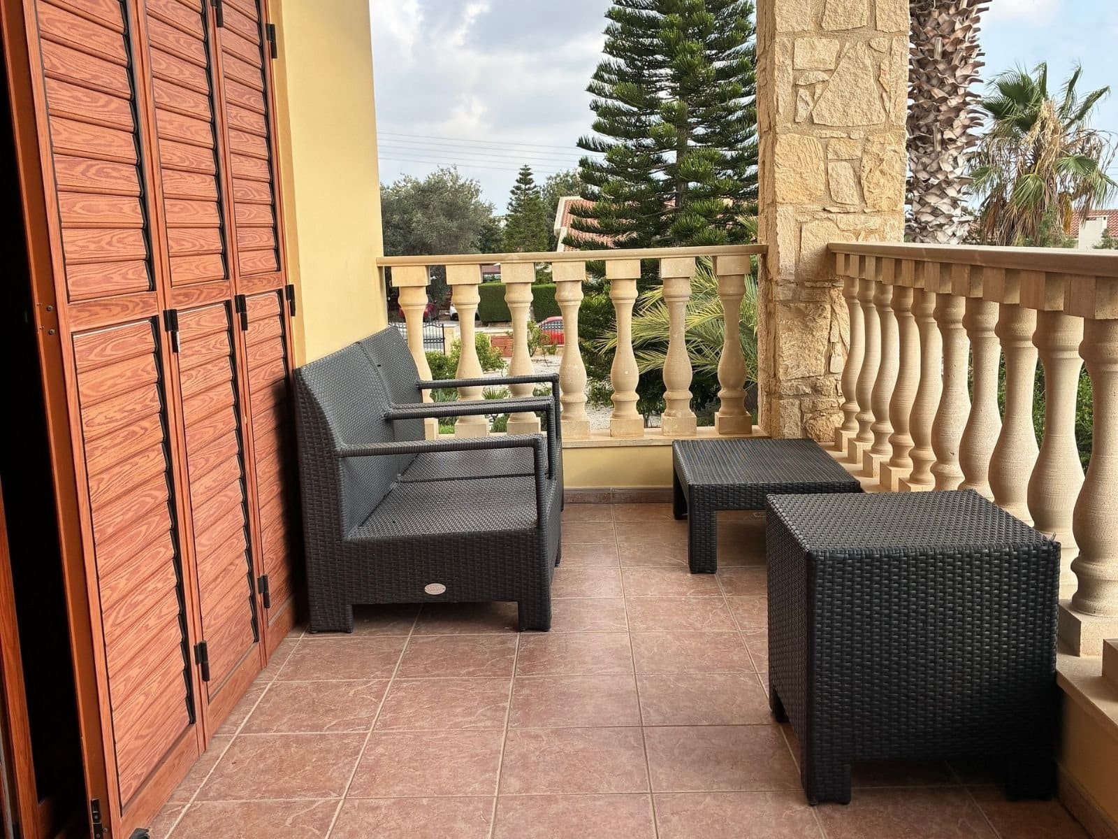 **Beautiful 5-Bedroom Villa in Konia – Spacious Plot with Private Pool, Parking & Mature Gardens** **Beautiful 5-Bedroom Villa in Konia – Spacious Plot with Private Pool, Parking & Mature Gardens**