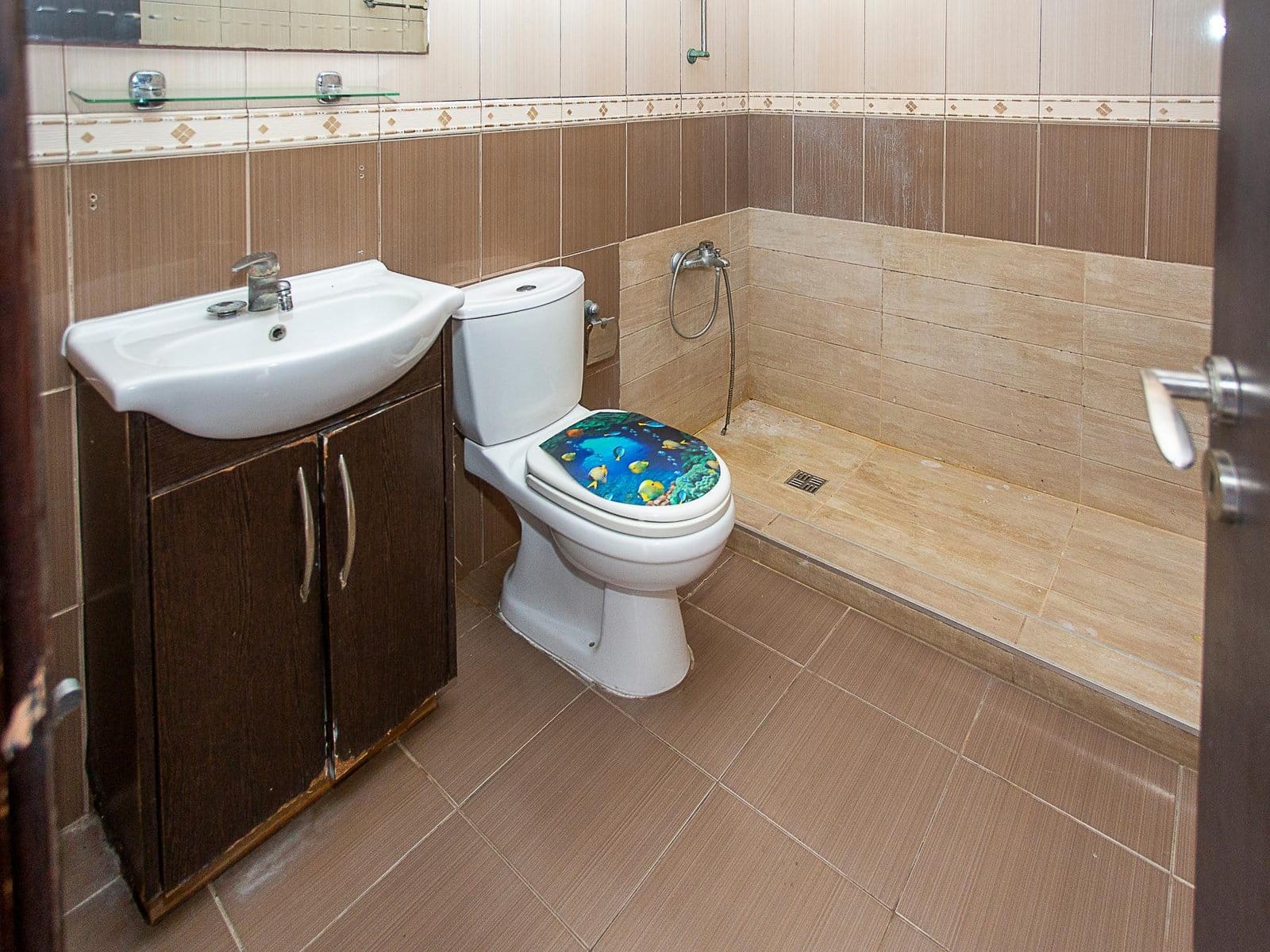 bathroom of 2 bedroom apartment in tombs of the kings paphos bathroom of 2 bedroom apartment in tombs of the kings paphos