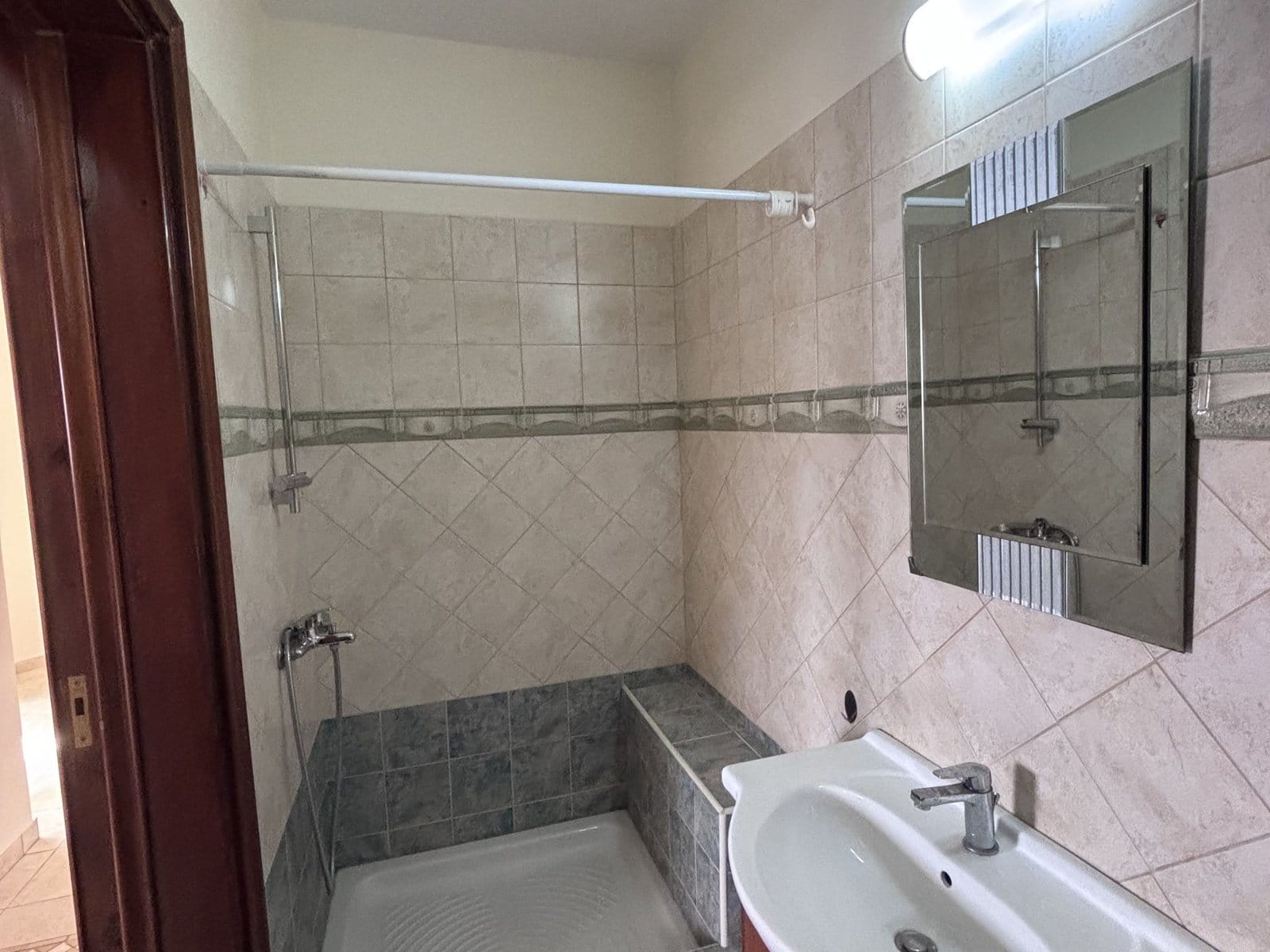 Shower in Emba apartment Shower in Emba apartment