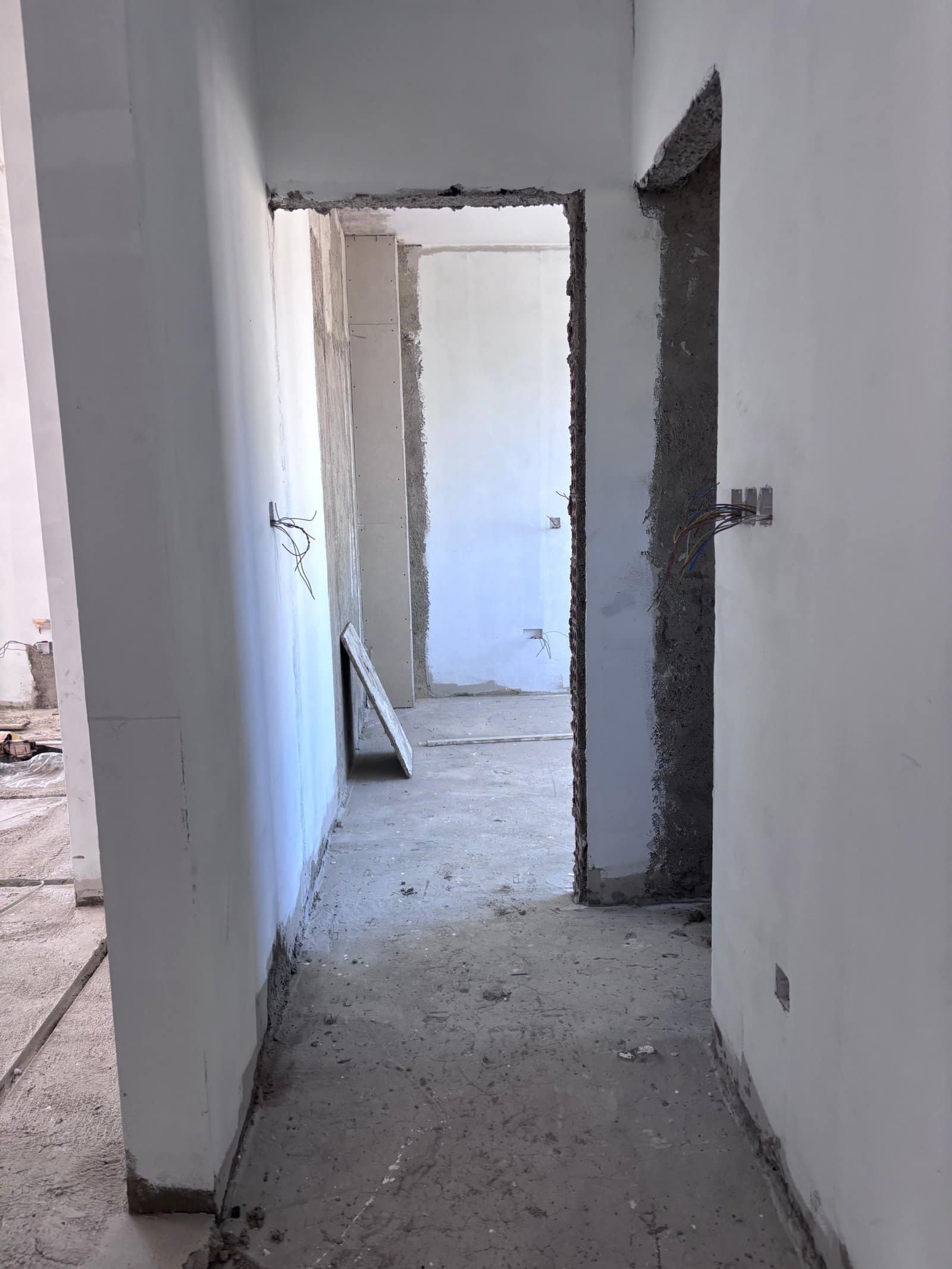 6 Brand New 2 Bedroom Seaview Apartment 150m from the Beach