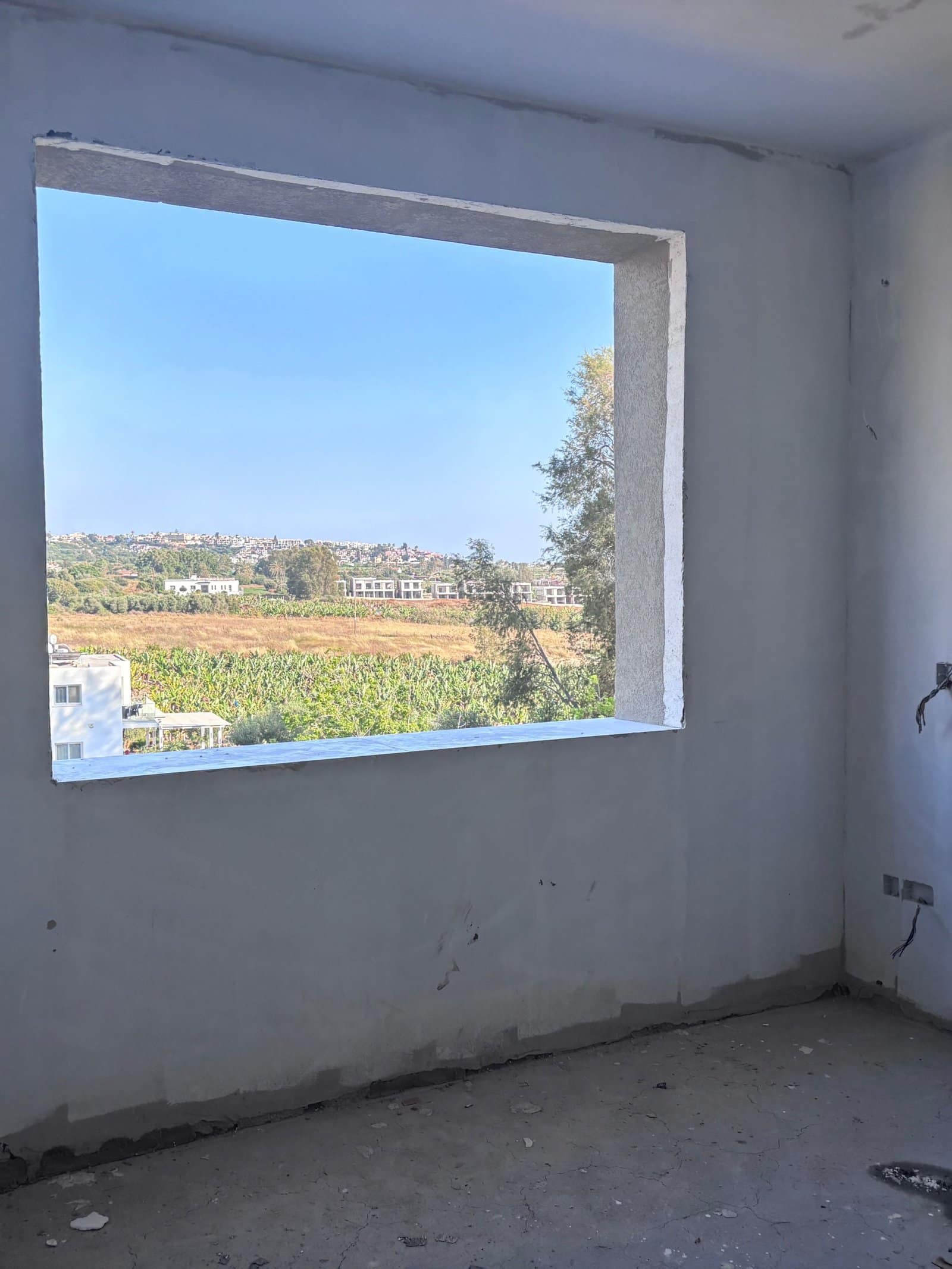 9 Brand New 2 Bedroom Seaview Apartment 150m from the Beach